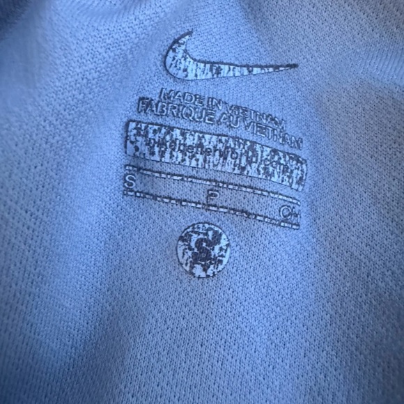 Nike Black and Blue Athletic Shorts Lightweight Design - Picture 2 of 2